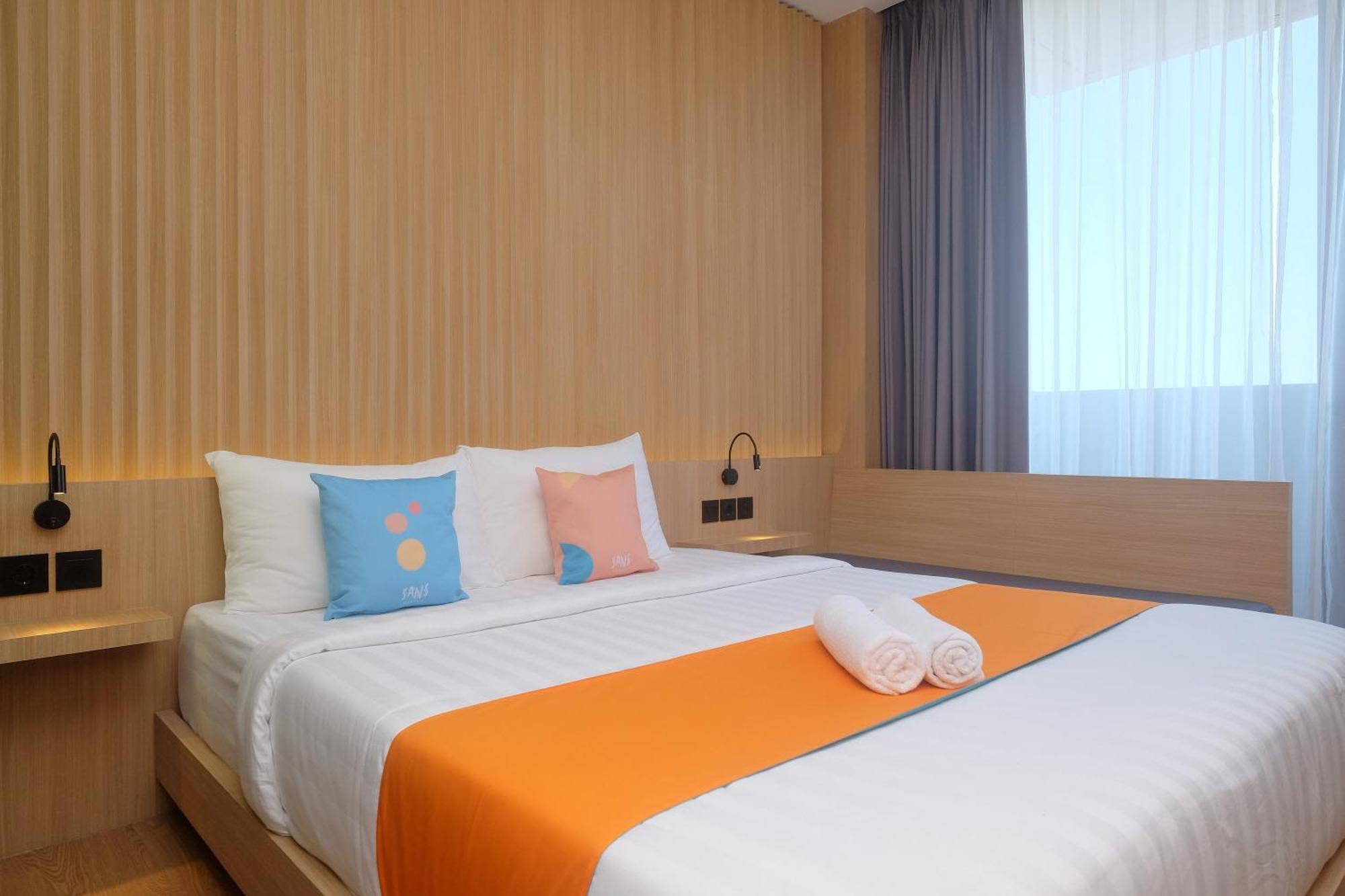 Sans Hotel Rg Living Jogja By Reddoorz Pakualaman Exterior foto